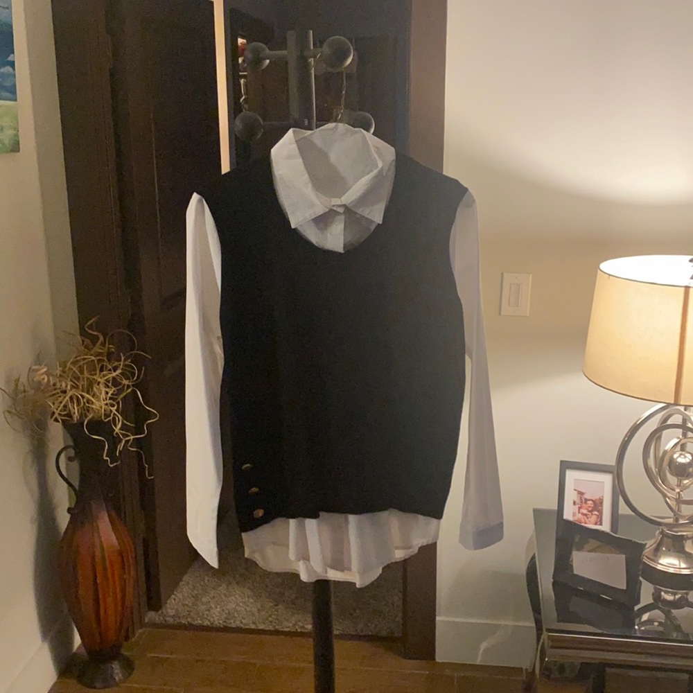 White and black sweatshirt size medium